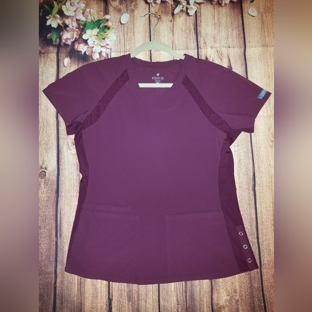 Med Couture (Peaches), Scrub top, M, Maroon